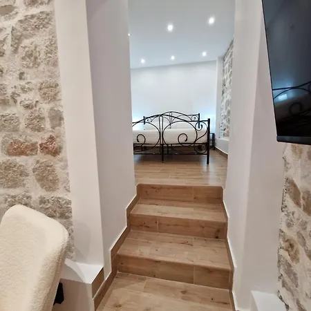 Small House Saint Michael Апартаменты