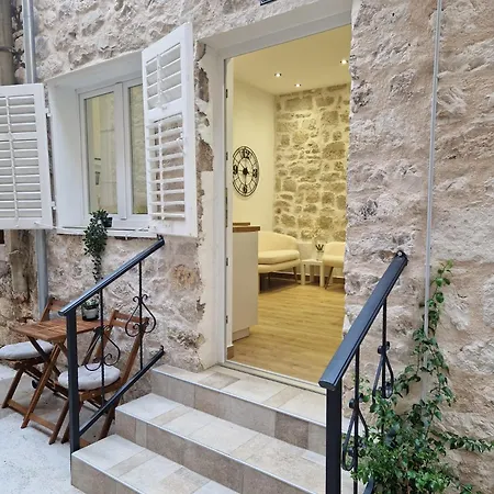 דירה Small House Saint Michael *
