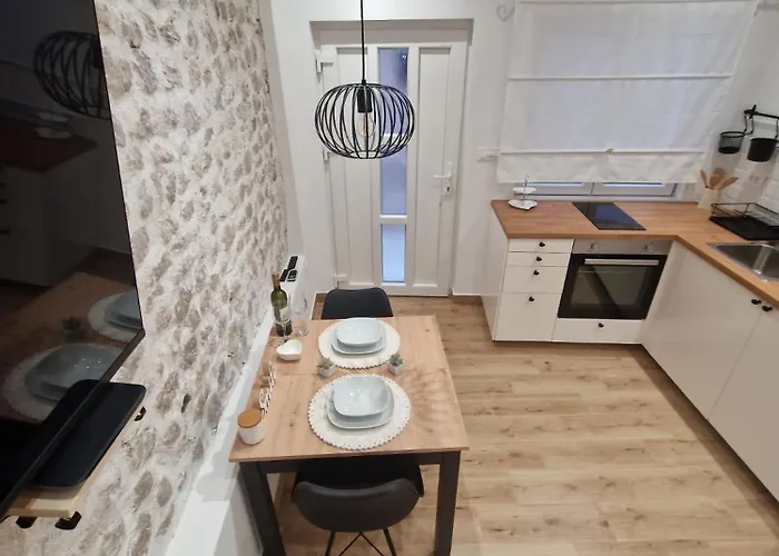 Small House Saint Michael