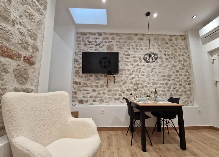 Small House Saint Michael 公寓 希贝尼克