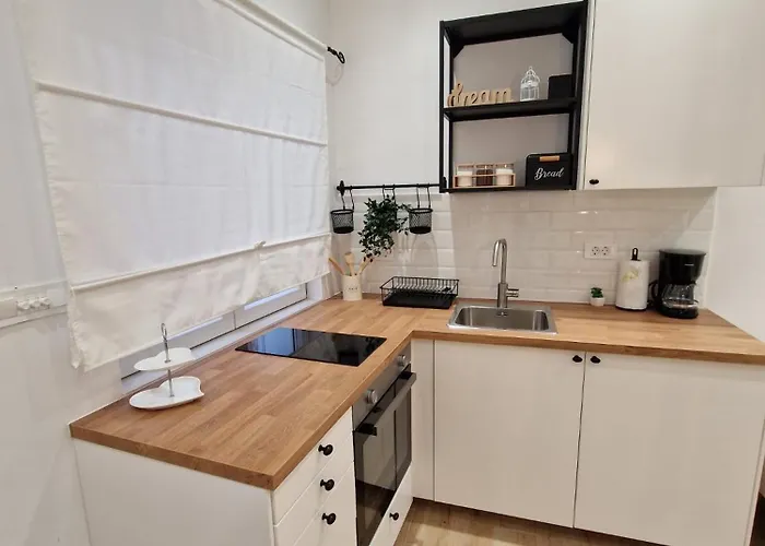 Small House Saint Michael 公寓 希贝尼克